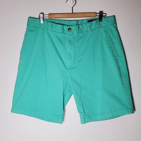 Vineyard Vines Other - Vineyard Vines Pastel Green flat front chino shorts Size 36 Great condition